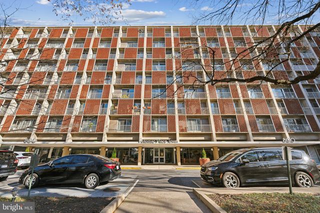 $349,900 | 800 4th Street Southwest, Unit S312 | Southwest Waterfront