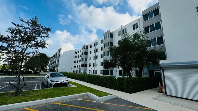 $2,000 | 250 180th Drive, Unit 304 | Carribean Breeze