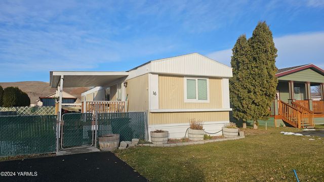 $69,900 | 3005 Castlevale Road, Unit 16 | Yakima