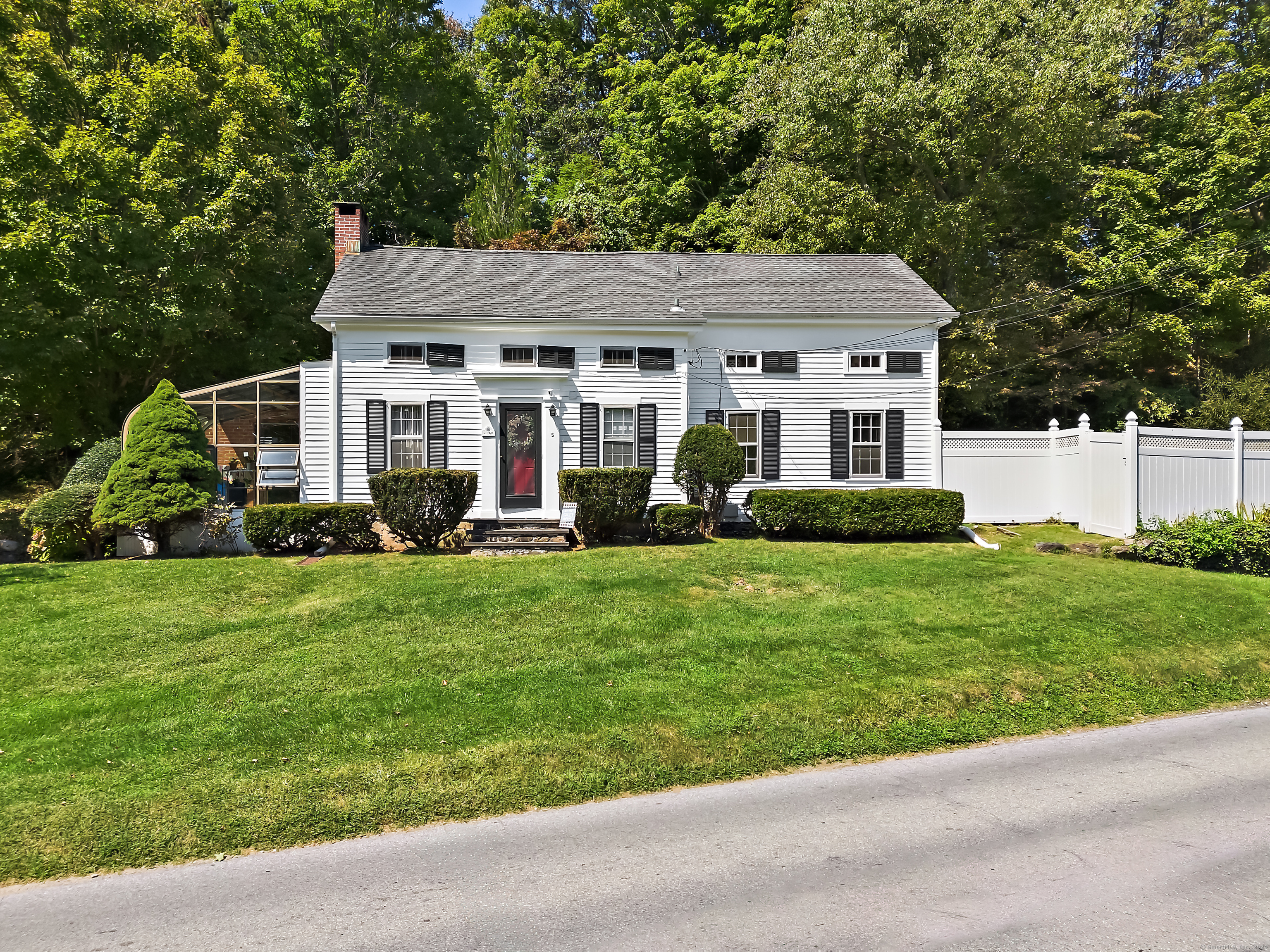 Antique Family Farmhouse in Sandy Hook