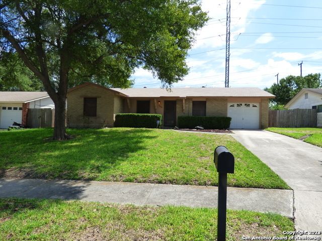 $1,495 | 7518 Valley Oak | Live Oak Estates