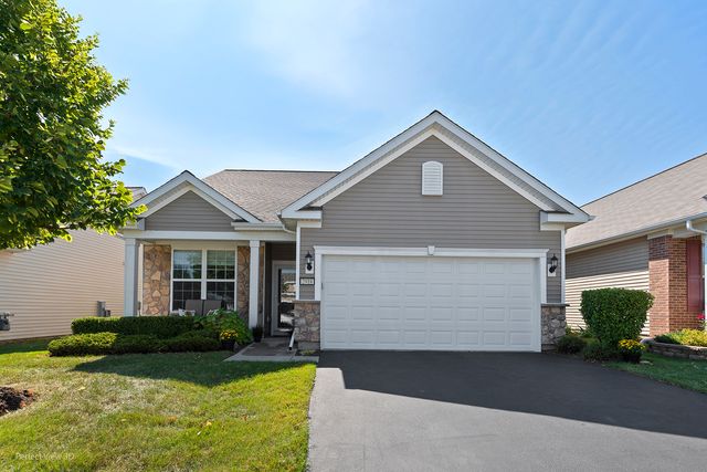 $405,900 | 2918 Stoney Creek Drive | Elgin