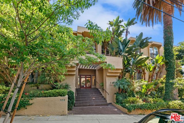 $725,000 | 970 Palm Avenue, Unit 301 | West Hollywood Vicinity