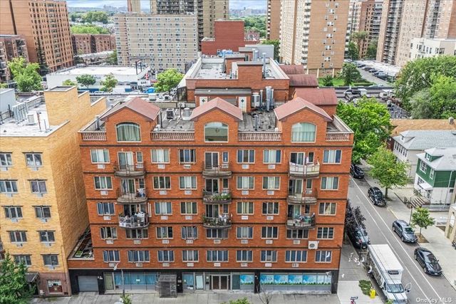 $649,000 | 140-32 Cherry Avenue, Unit 6C | Flushing