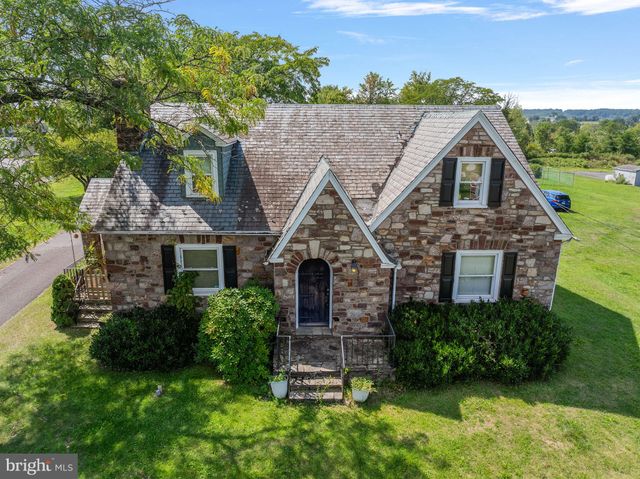 $949,000 | 4726 Bethlehem Pike | Hilltown