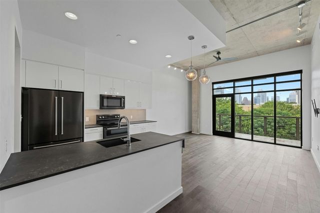 $569,000 | 1501 East 4th Street, Unit 305 | East Cesar Chavez