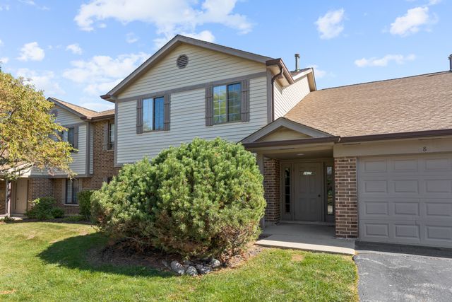 $269,900 | 1425 West Partridge Lane, Unit 6 | Arlington Heights