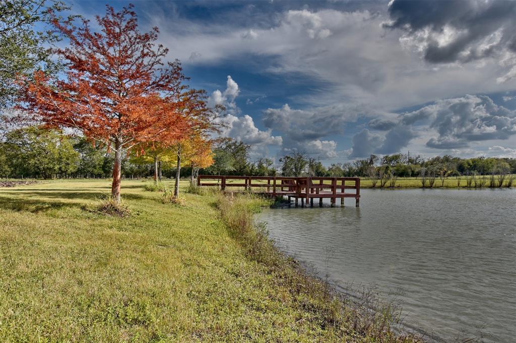 a view of a lake with houses