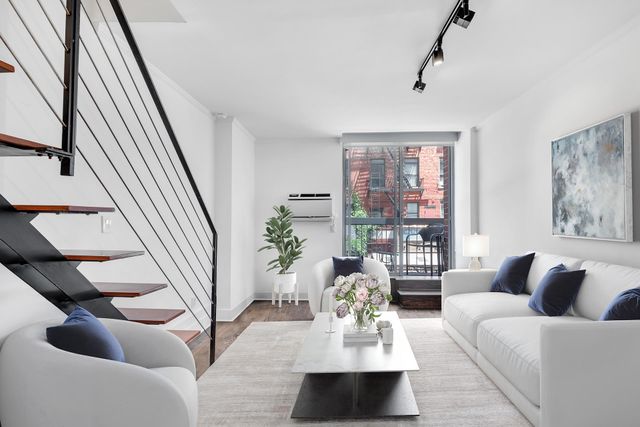 $1,395,000 | 184 Thompson Street, Unit 1S | Greenwich Village