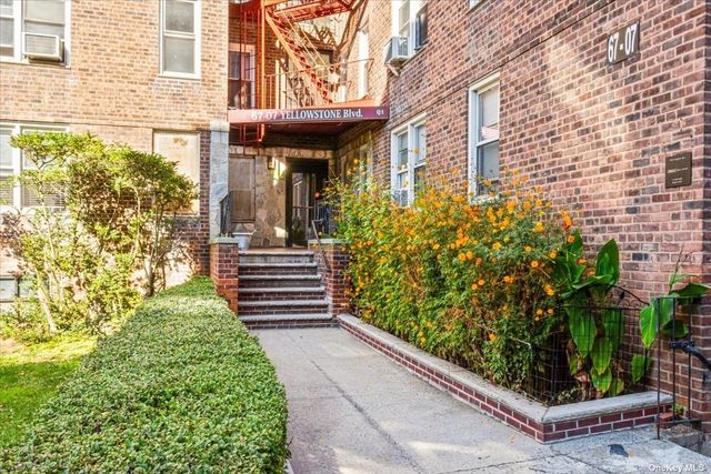 $499,000 | 67-07 Yellowstone Boulevard, Unit 4A | Forest Hills