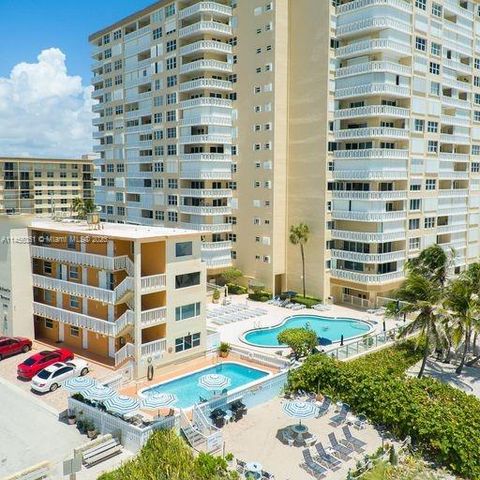 $1,000,000 | 3401 Northeast 10th Street, Unit 5 | Beach