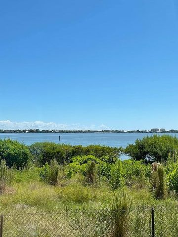 $3,800 | 21 Harbour Isle Drive West, Unit 105 | Harbour Isle at Hutchinson Island