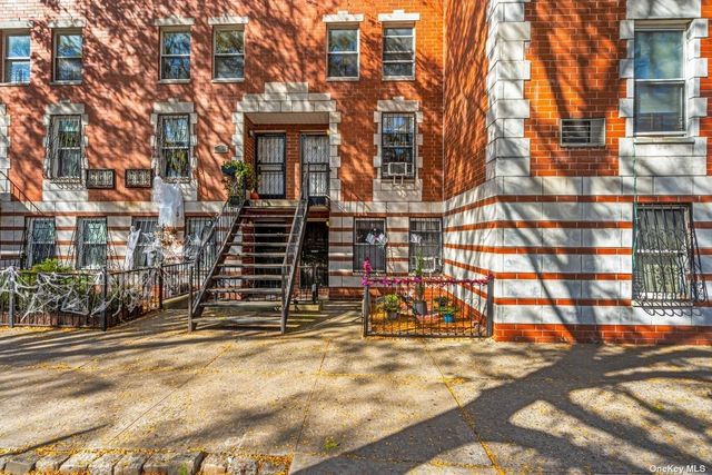 $945,000 | 2551 Frederick Douglass Boulevard, Unit D | Central Harlem