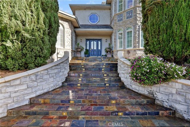 $1,399,999 | 6136 East South Bear Creek Drive