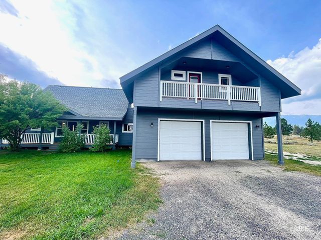 $750,000 | 64 Salmon Loop