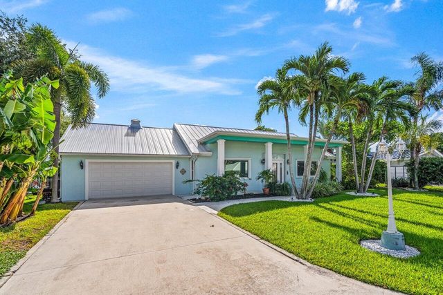 $1,130,000 | 8340 West Lake Drive | Lake Clarke Shores