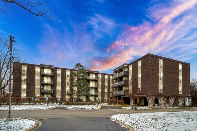 $209,999 | 1321 South Finley Road, Unit 111 | Lombard