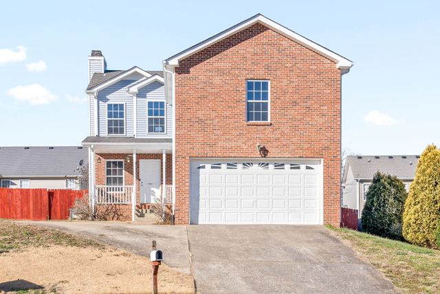 $349,900 | 2761 Russet Ridge Drive | Applegrove