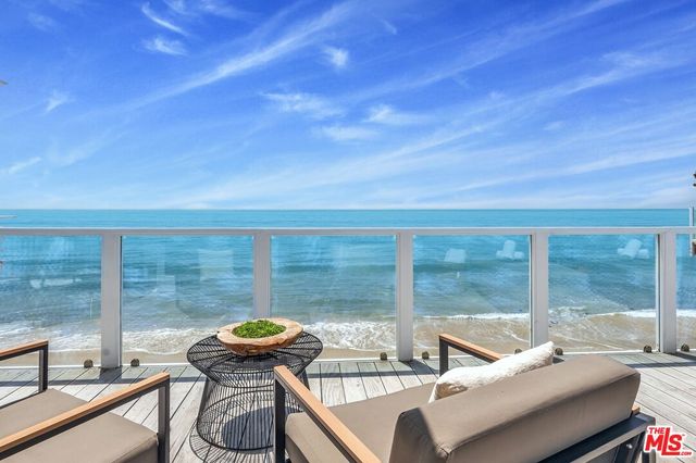 $6,988,000 | 25432 Malibu Road | Malibu Beach