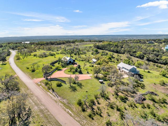 $1,895,000 | 271 Royalview Drive