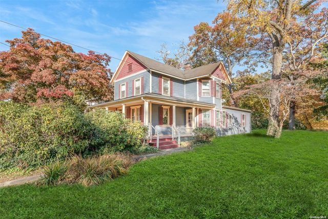 $895,000 | 25 Main Street | Farmingdale Village