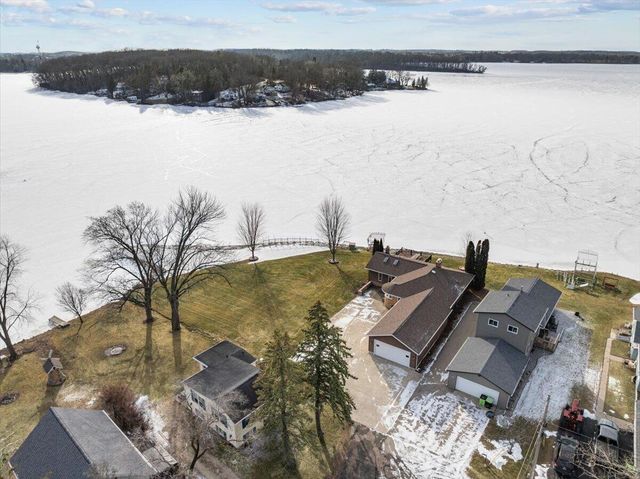 $725,000 | N4621 Lake Drive | Hustisford Town