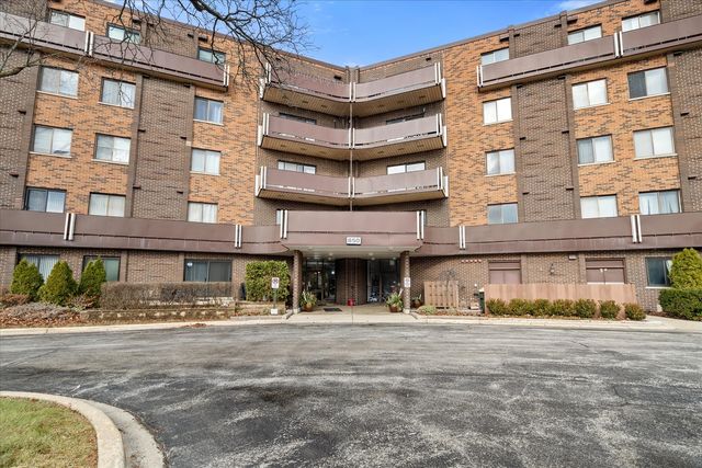 $185,000 | 850 Wellington Avenue, Unit 303 | Elk Grove Village