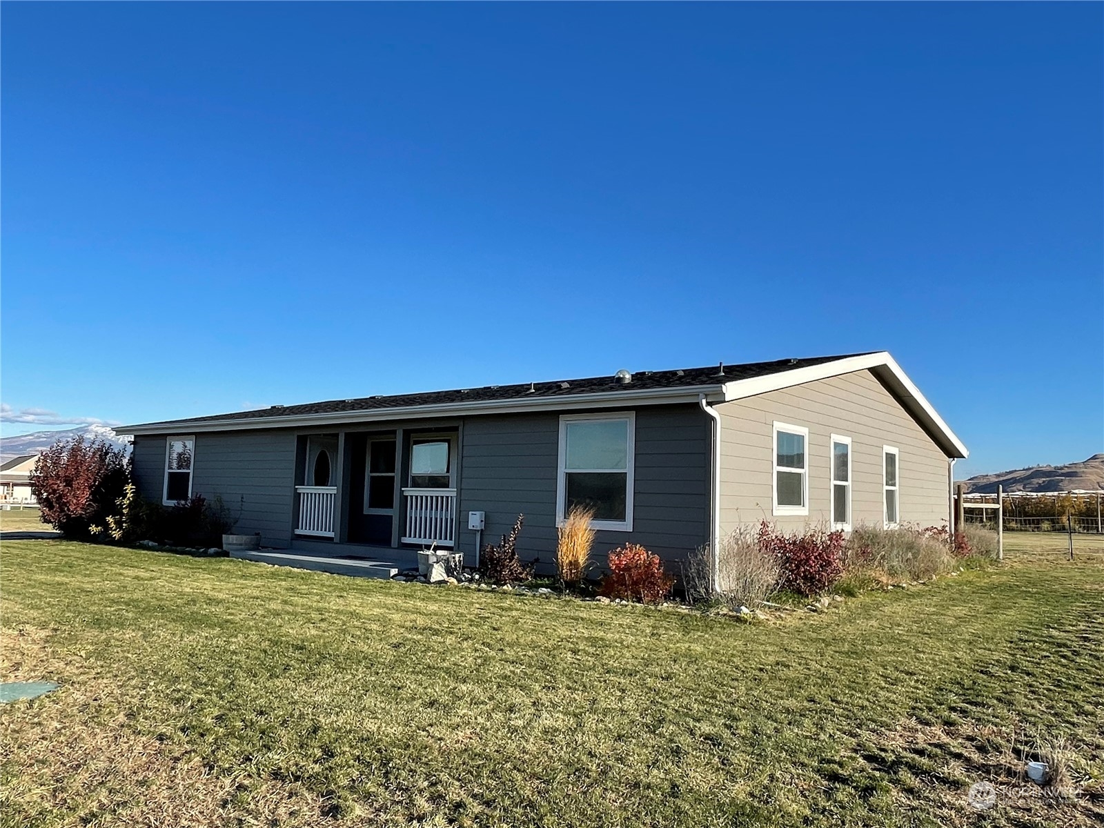 front view of house with a yard