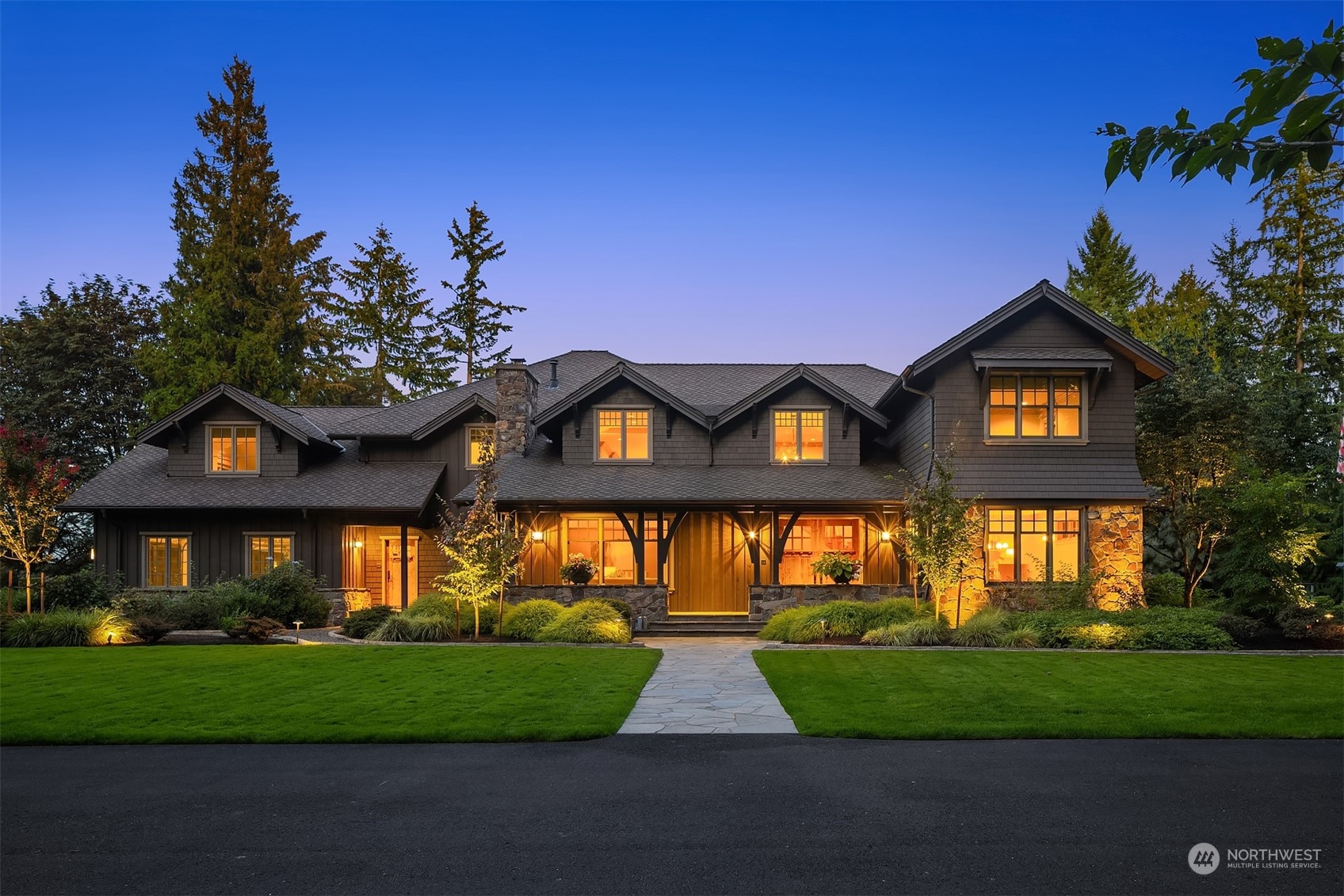 a view of front a house with a yard