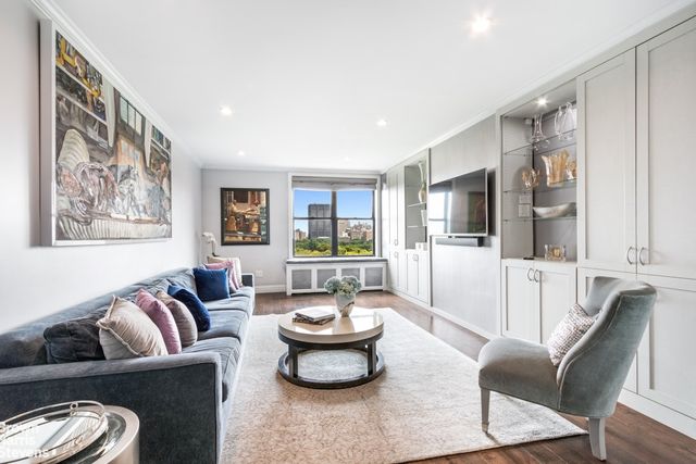 $1,795,000 | 415 Central Park West, Unit 12E | Upper West Side