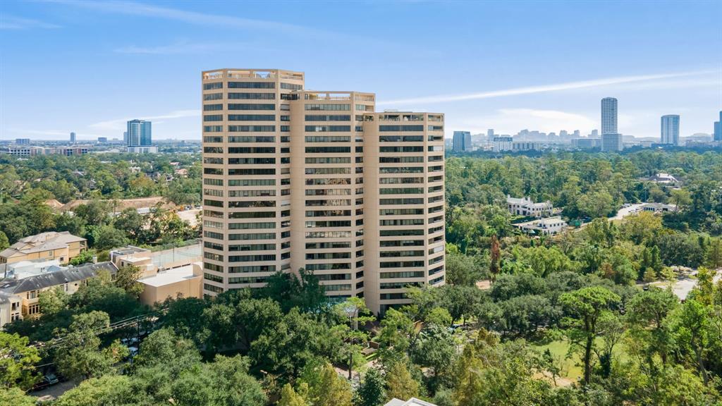 Welcome to 101 Westcott #1402 in Bayou Bend Towers!  Stunning, breathtaking views of Buffalo Bayou and The River Oaks Country Club golf course from the living, dining and bedrooms.  Fresh paint and carpet-October 2024.