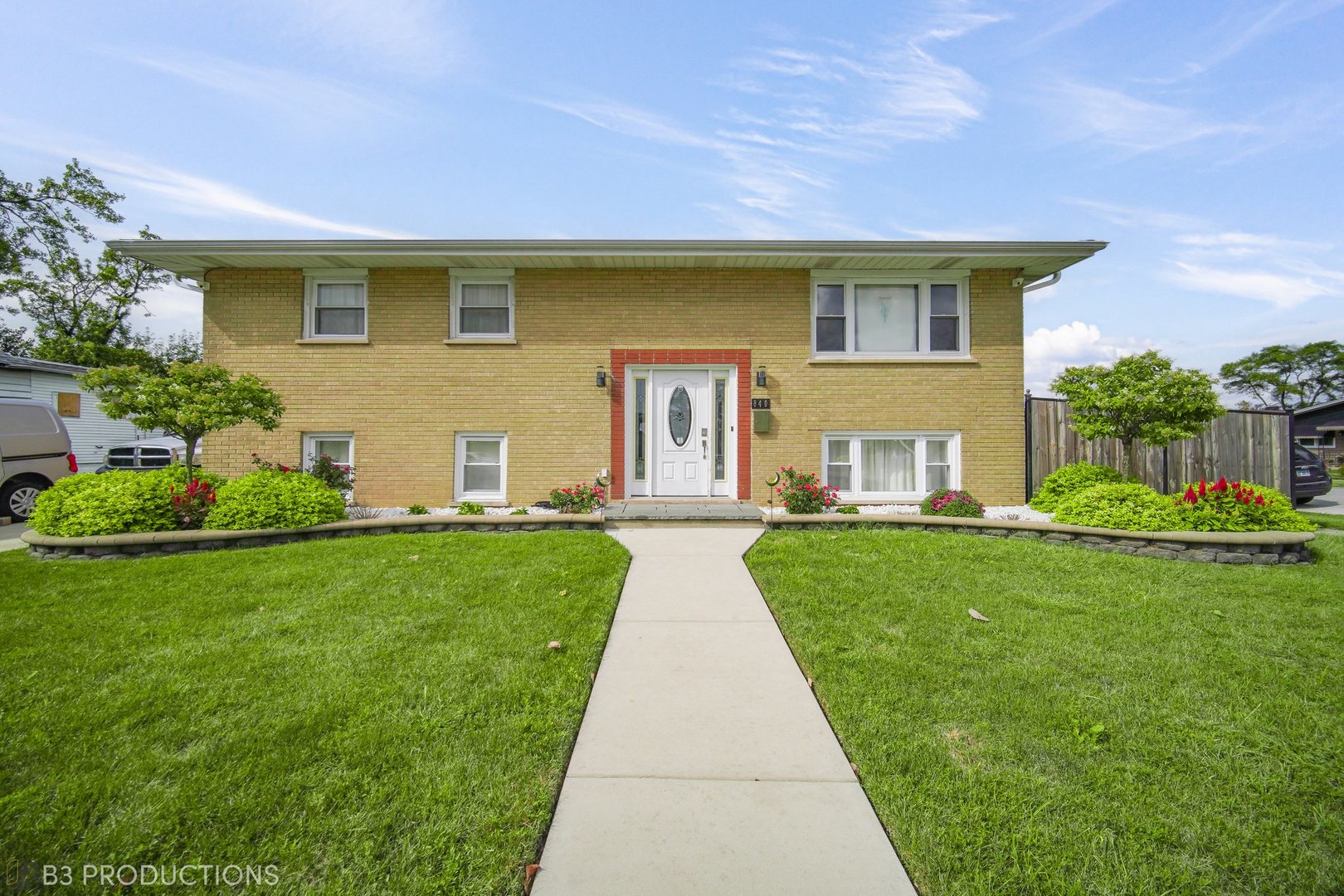 a front view of house with yard