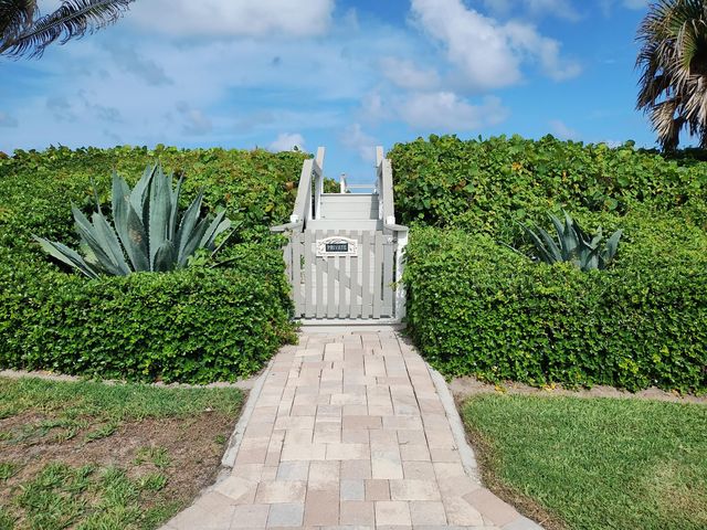 $8,000 | 5500 Old Ocean Boulevard, Unit 210 | Ocean Ridge