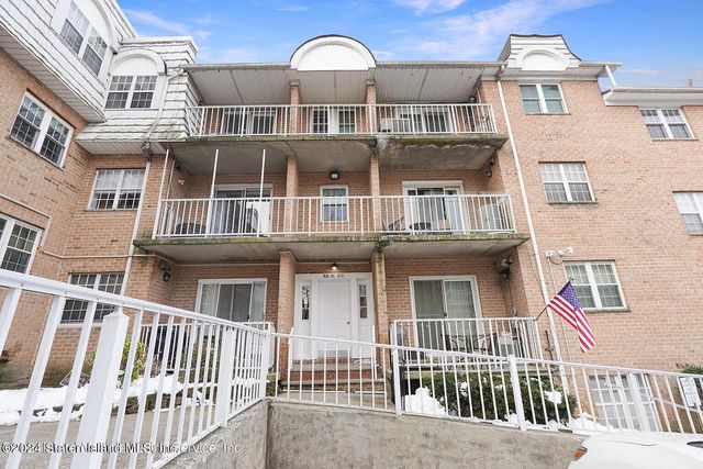 $439,000 | 85 Elmwood Park Drive, Unit 60 | Heartland Village