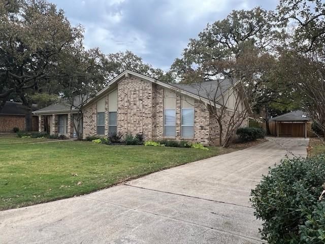 $438,500 | 601 West Louella Drive | Mayfair