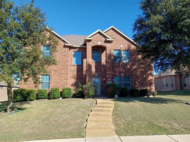 $379,000 | 1001 Trailwood Drive | DeSoto