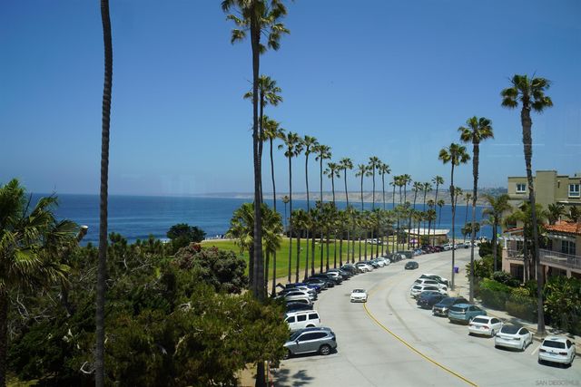 $2,350,000 | 8040 Girard Avenue, Unit 7 | Village of La Jolla