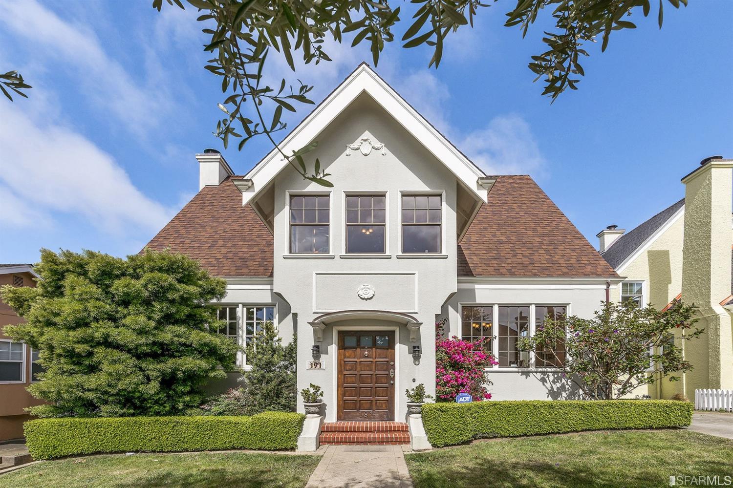 Indoor-Outdoor - Farmhouse - Exterior - San Francisco - by Paragon