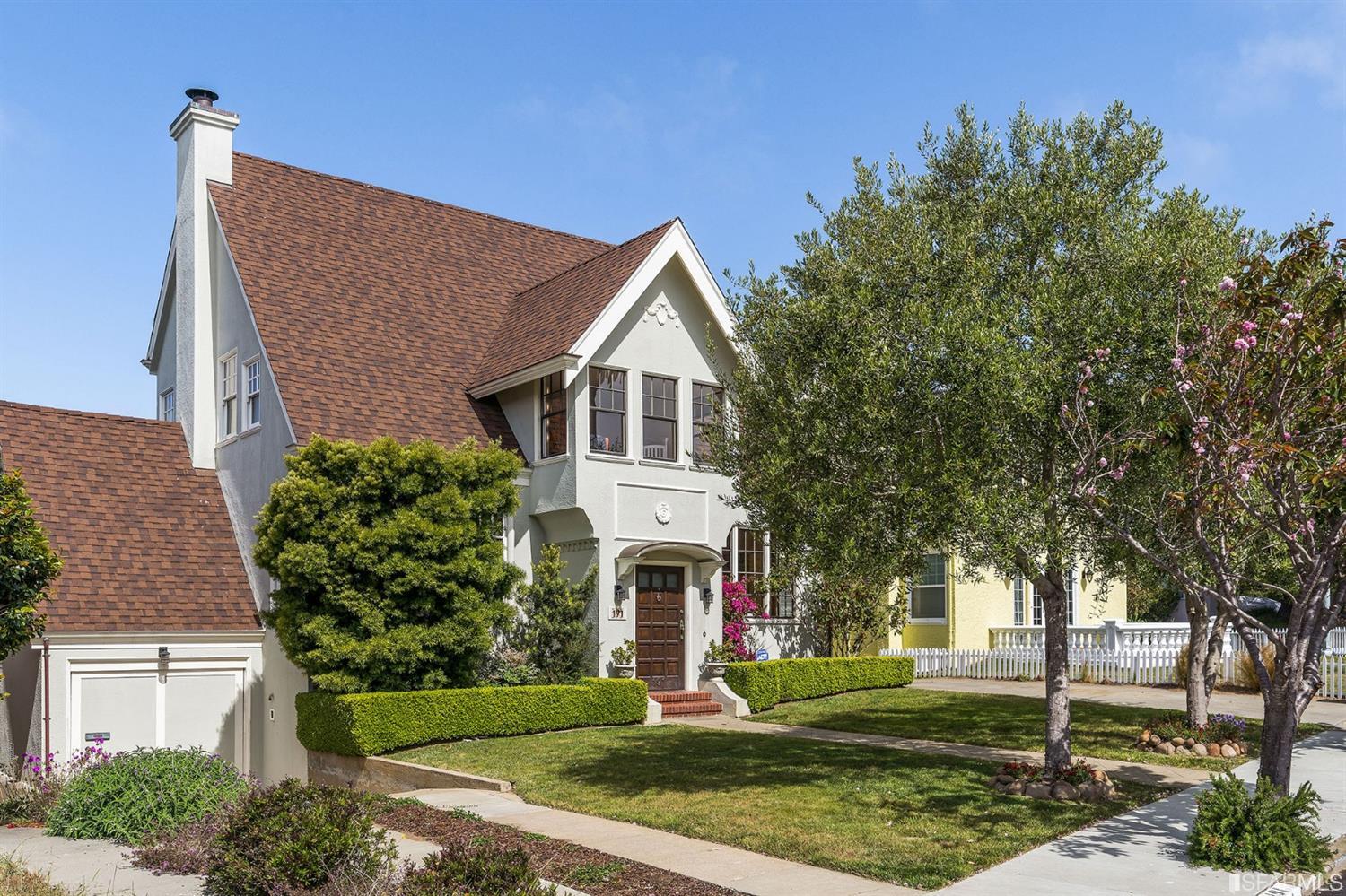 Indoor-Outdoor - Farmhouse - Exterior - San Francisco - by Paragon