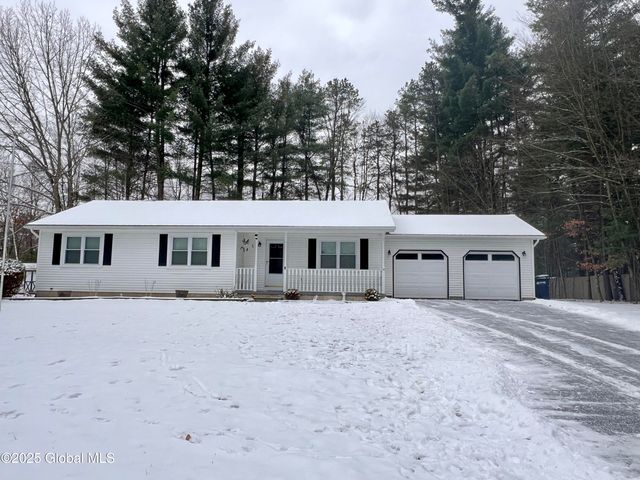 $330,000 | 14 Linette Lane | West Glens Falls