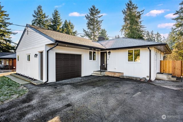 $865,000 | 627 South 194th Street | North Hill