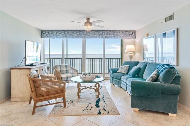 $1,995,000 | 4651 Gulf Shore Boulevard North, Unit 1202 | Park Shore