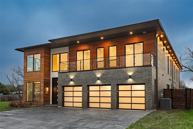 $1,900,000 | 309 Kaye Street | Shadow Ridge Estates