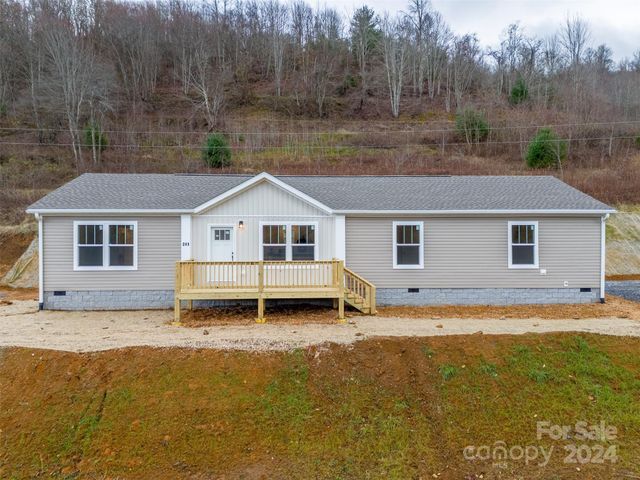 $424,500 | 241 Granny Smith Drive | Waynesville Township - Haywood County