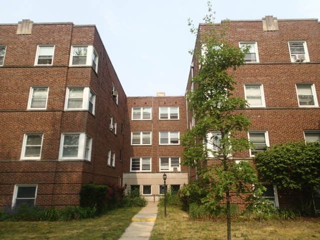 $115,000 | 7220 North Claremont Avenue, Unit B3 | West Rogers Park