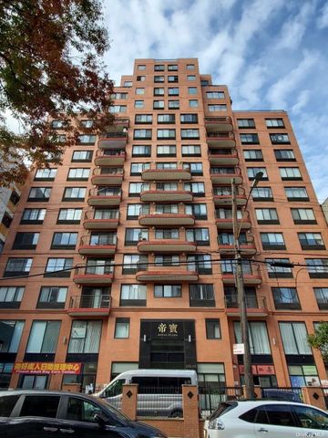 $4,000 | 132-35 41st Road, Unit 12A | Downtown Flushing