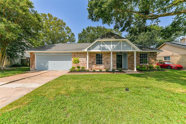 $349,000 | 312 Inwood Drive | Friendswood