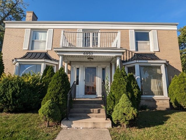 $919,500 | 6950 Dempster Street | Morton Grove