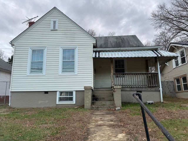 $1,060 | 521 Hughes Street | Danville