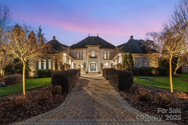 $2,650,000 | 3042 Kings Manor Drive | Highgate